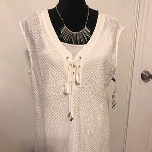 Women’s sleeveless Skye’s the limit shirt